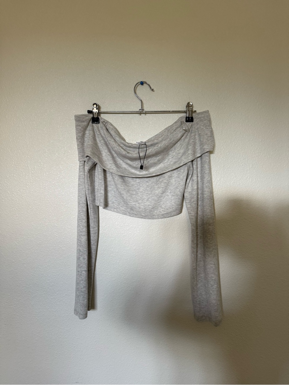 Garage Light Gray Off-Shoulder Ribbed Crop Top - Picture 5 of 5